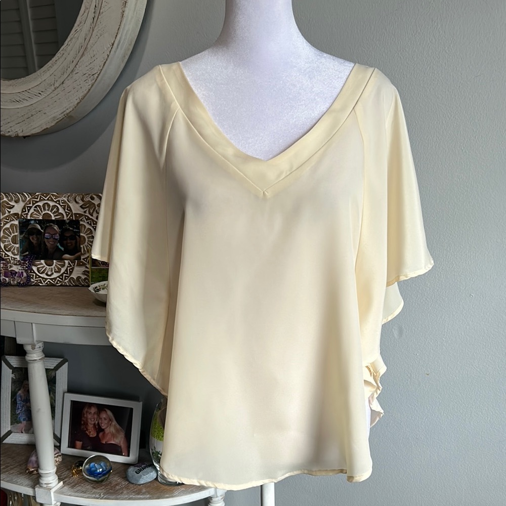 [Coveted Clothing] Elegant Cream Women's Top - Size Small